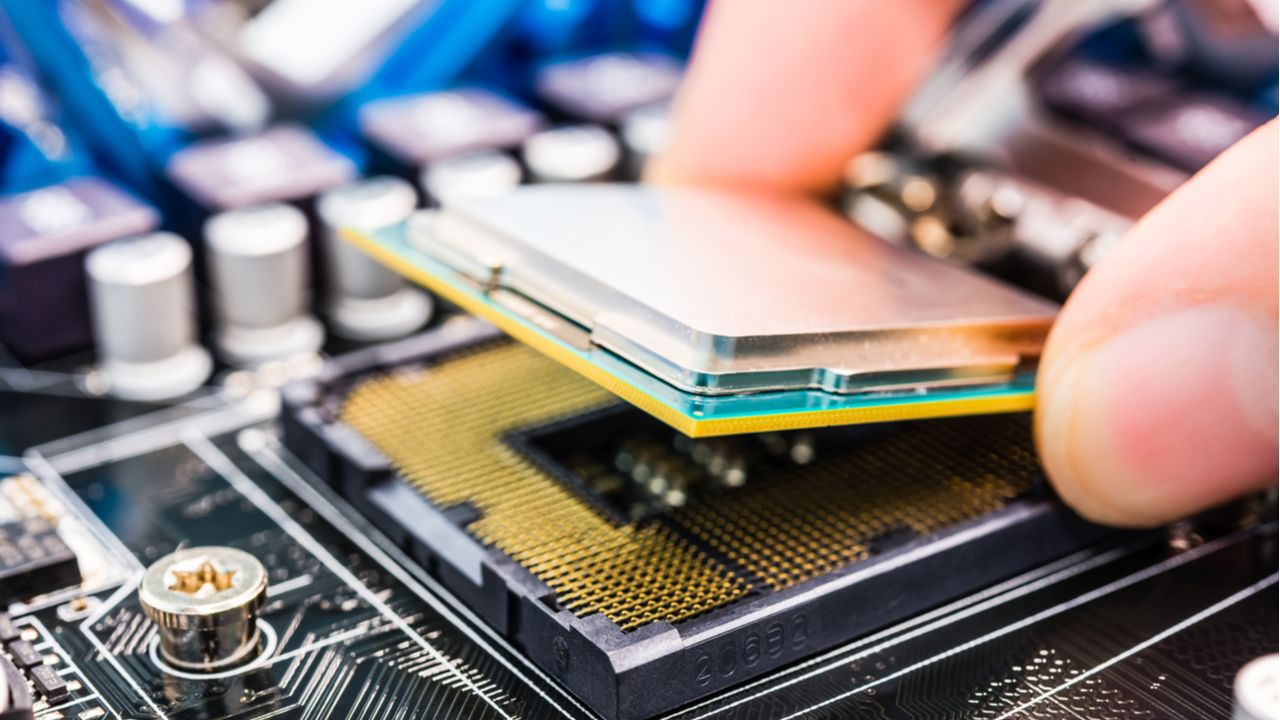 What is a CPU (Central Processing Unit)